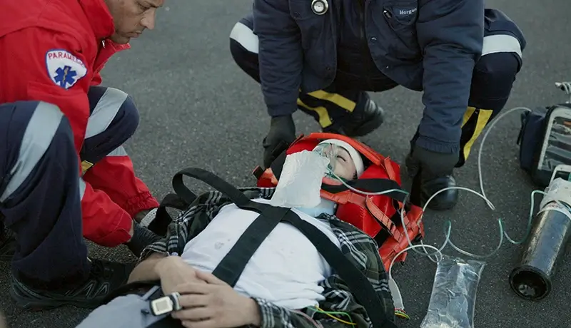 Βαρύτατα τραυματισμένος ασθενής έτοιμος για αερομεταφορά.