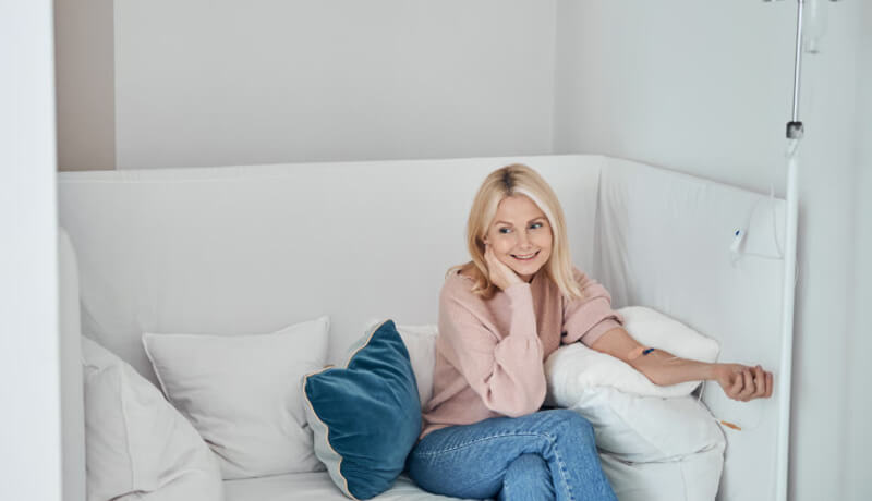 Patient receiving treatment in hotel room Thessaloniki